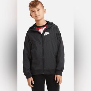 SPORTSWEAR WINDRUNNER BIG KIDS' HOODED JACKET IN BLACK - Nike, SIZE XL